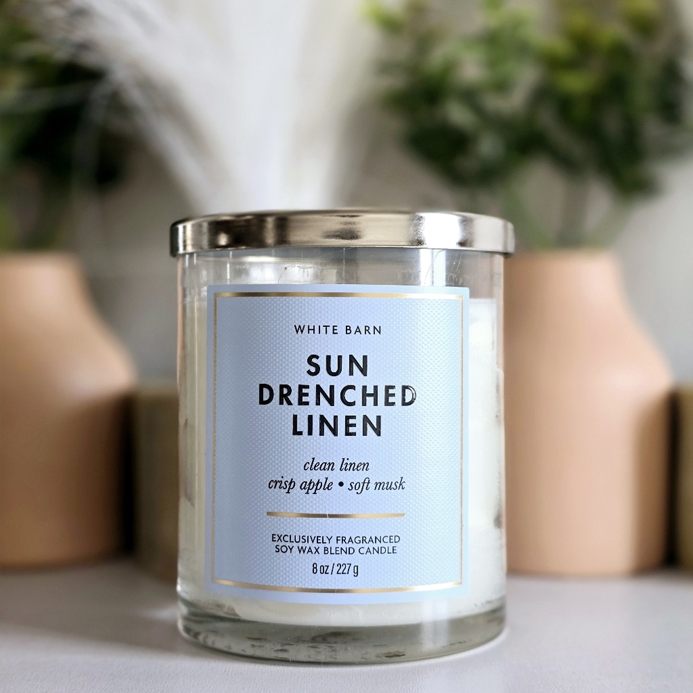 Sundrenched Linen Signature 8 OZ Single Wick Candle by Bath & Body Works